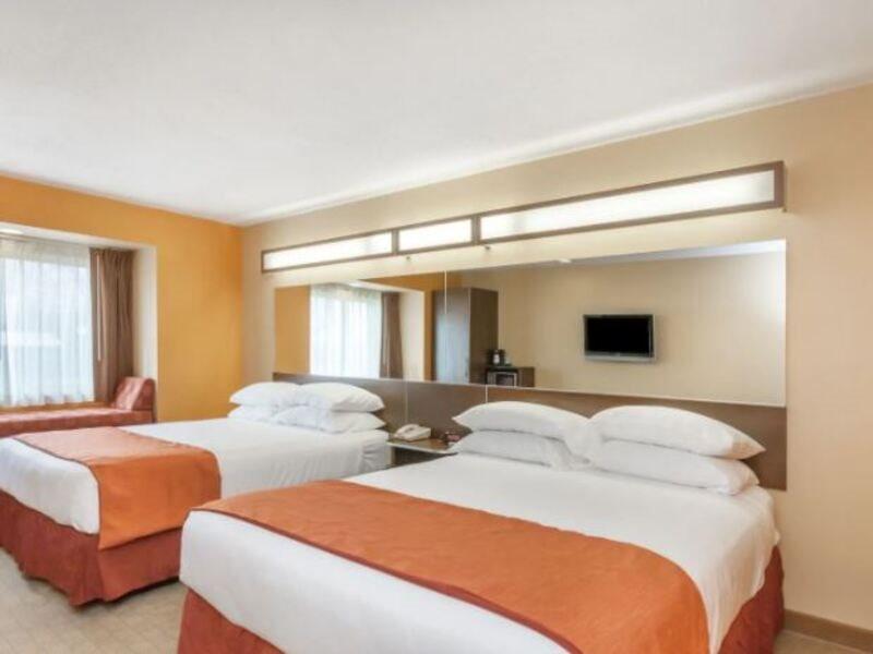 Microtel Inn & Suites By Wyndham Верона Экстерьер фото