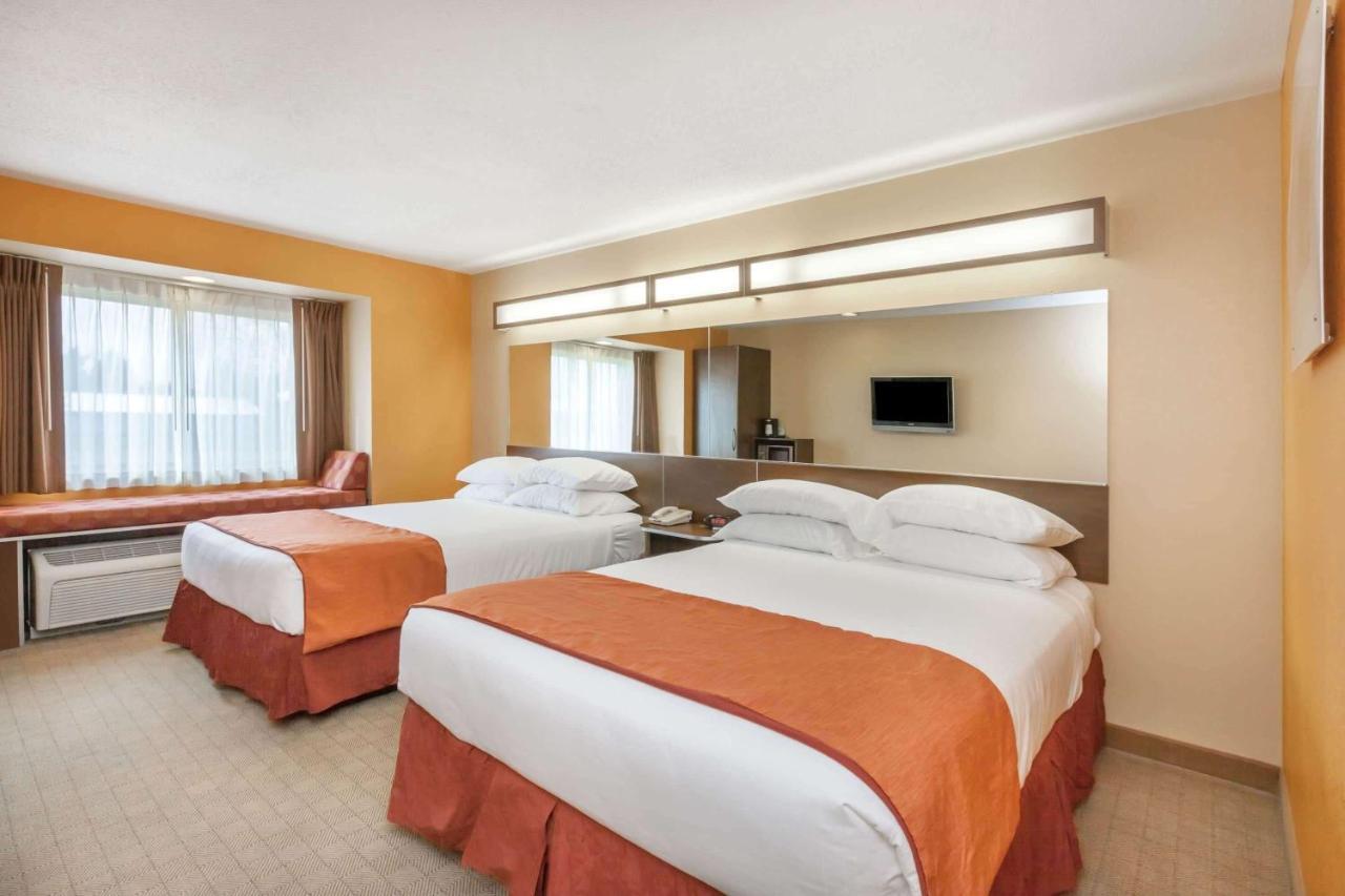 Microtel Inn & Suites By Wyndham Верона Экстерьер фото